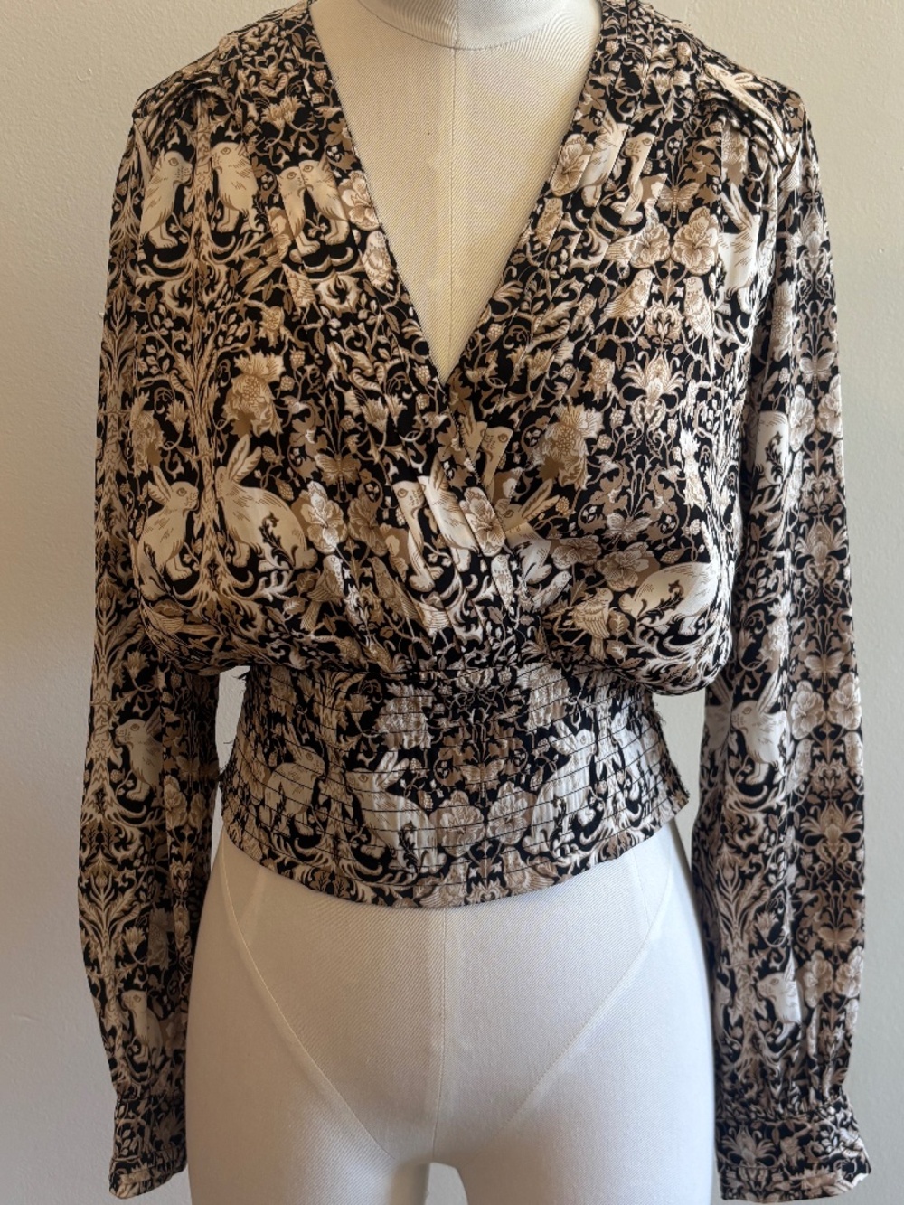 Anthropologie V-Neck Top, Size XS